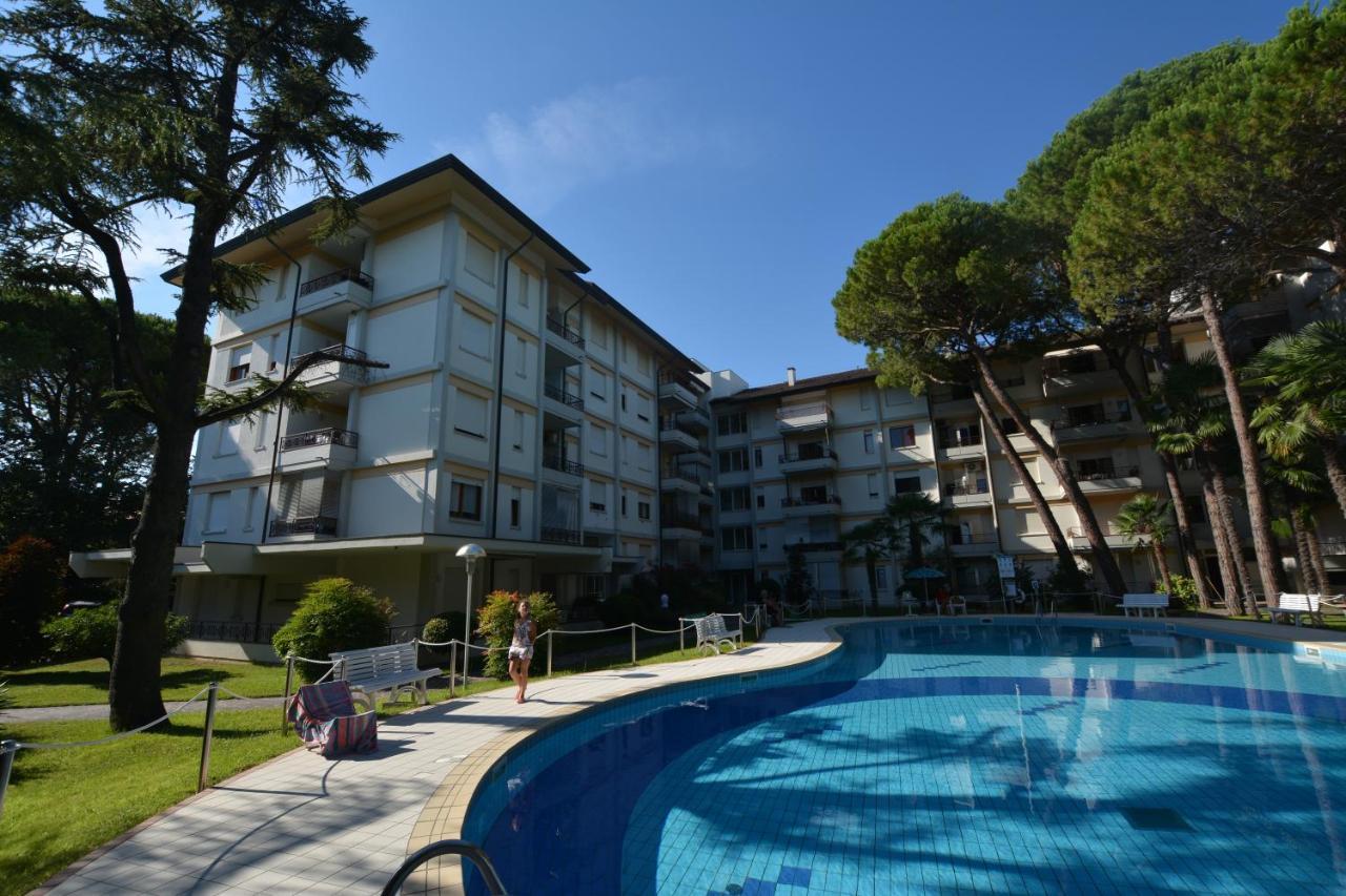 利尼亚诺萨比亚多罗Lignano With Pool公寓 外观 照片