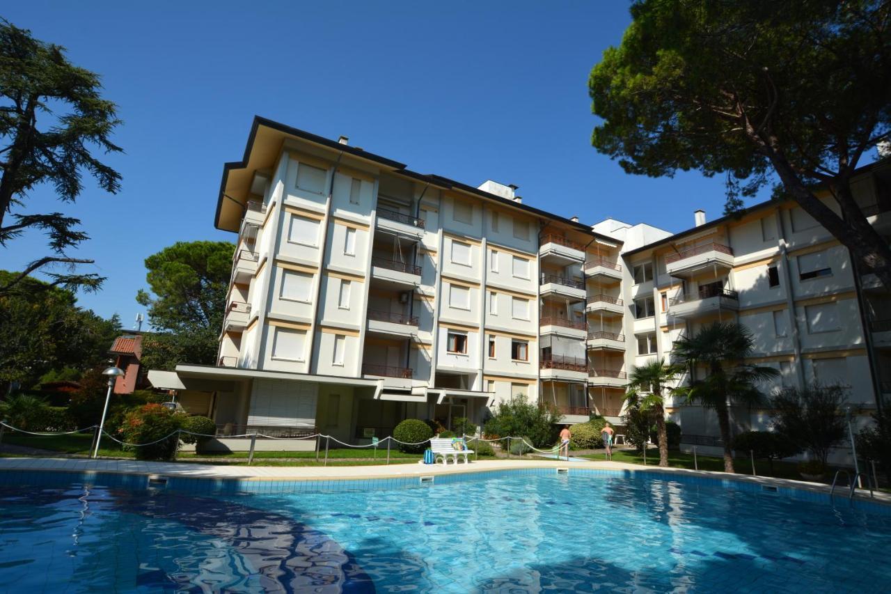 利尼亚诺萨比亚多罗Lignano With Pool公寓 外观 照片