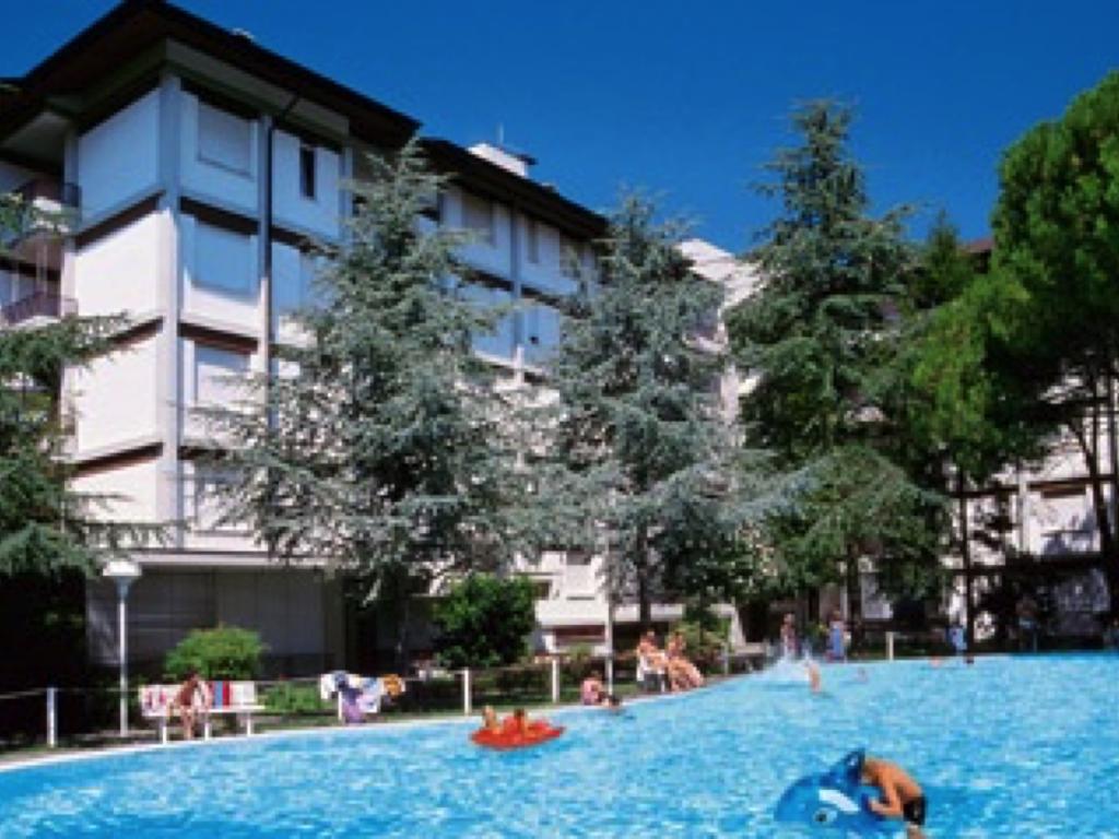 利尼亚诺萨比亚多罗Lignano With Pool公寓 外观 照片